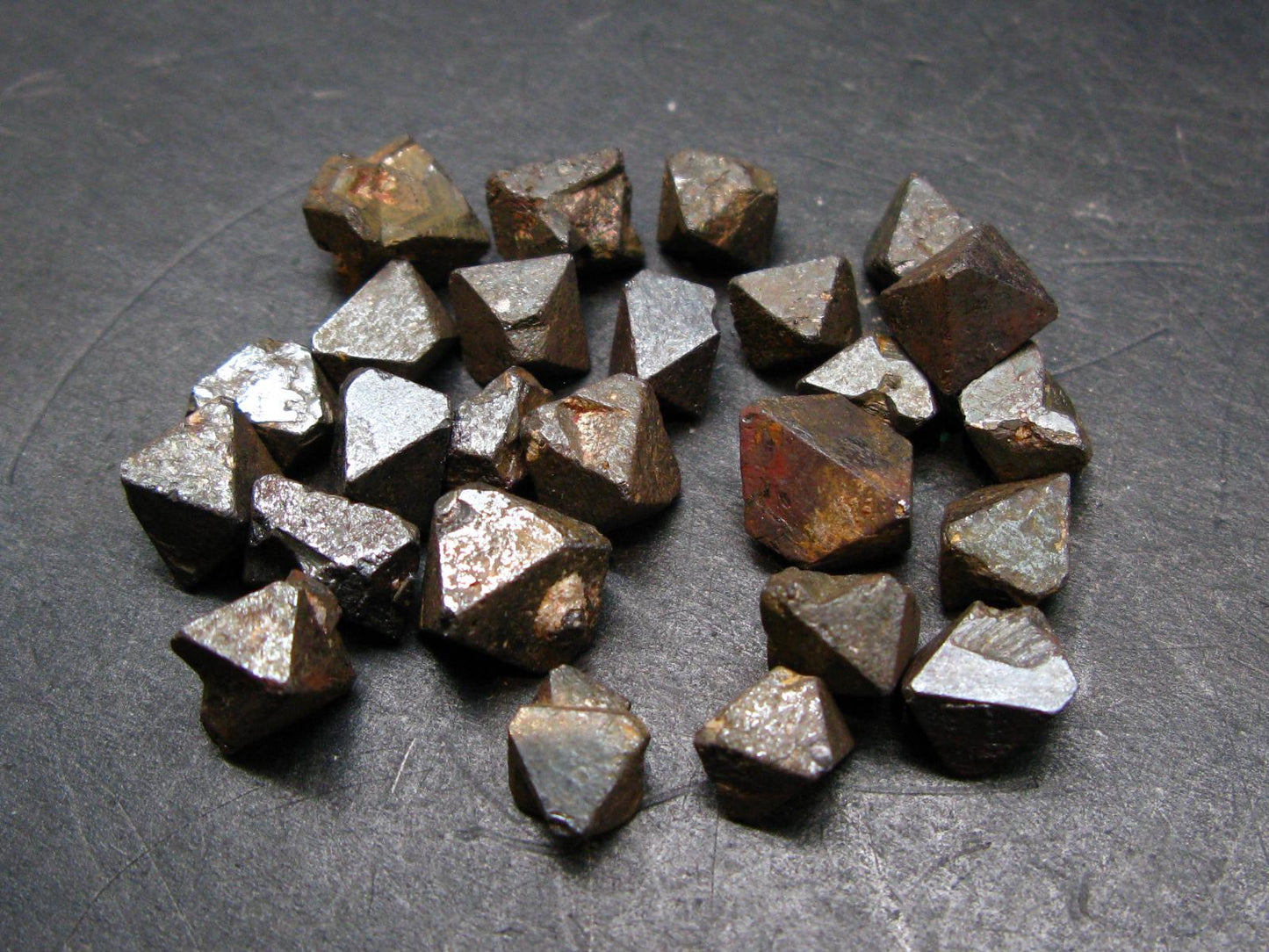 Lot of 25 Magnetite Crystals From Bolivia - 25 Grams