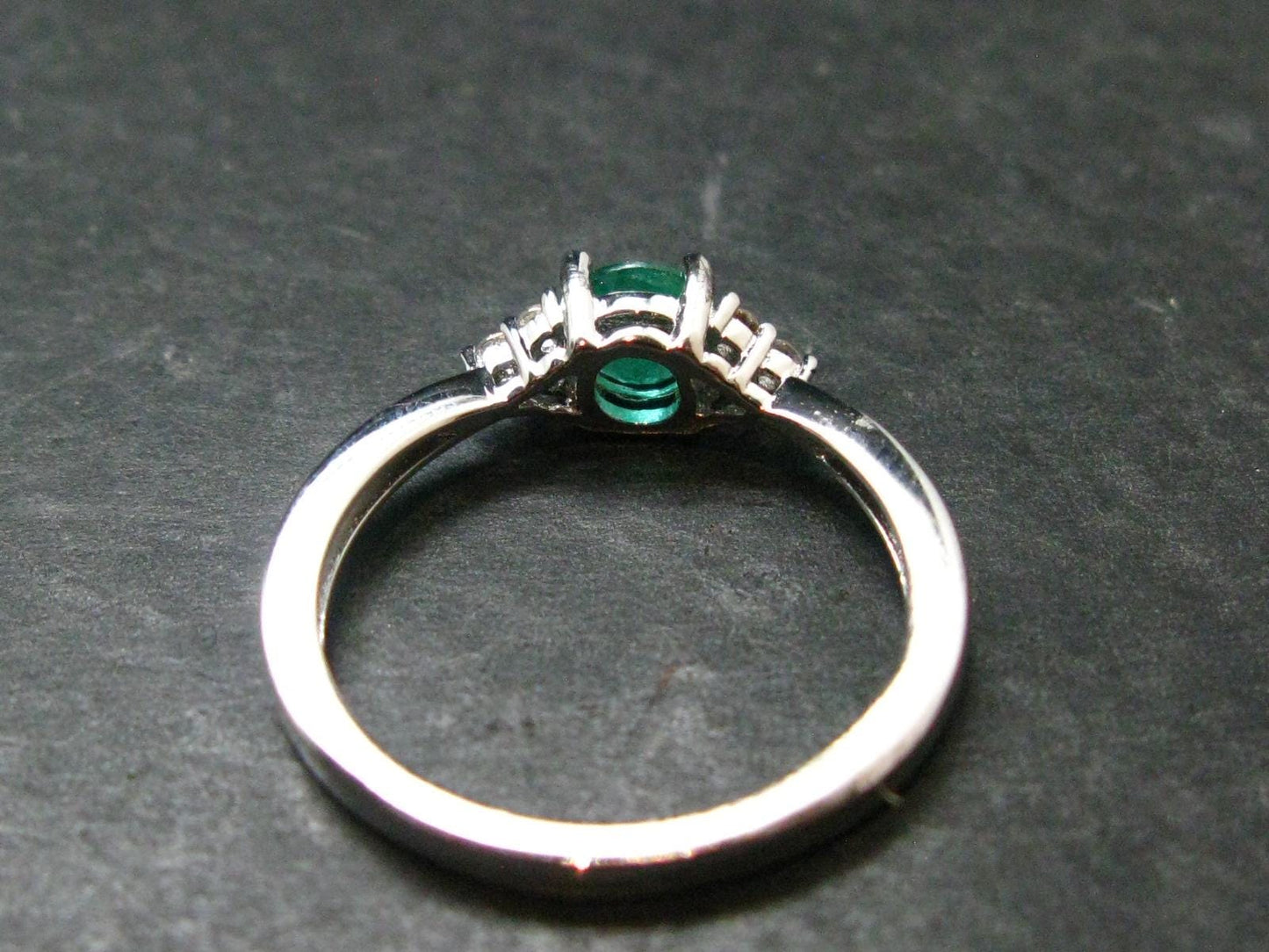 Emerald Faceted Silver Ring from Colombia - 2.35 Grams Total - Size 8