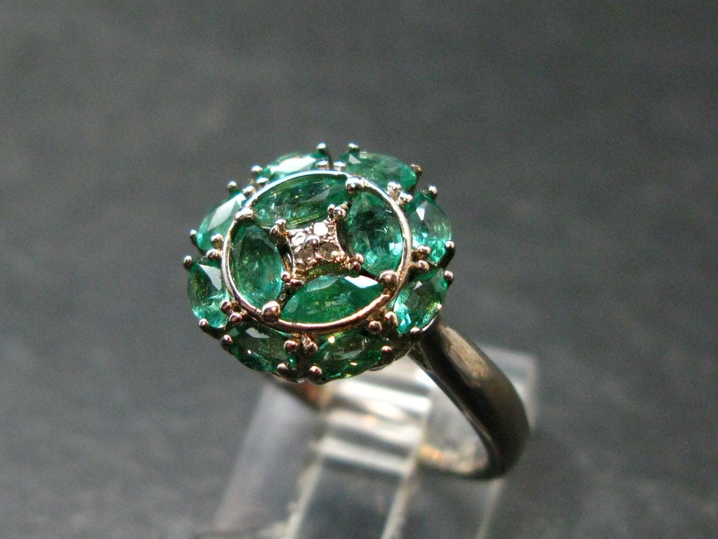 Emerald Faceted Silver Ring from Colombia - 3.40 Grams Total - Size 7