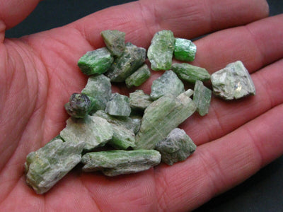 Lot of 25 Neon Tremolite Crystals from Tanzania - 150 Carats