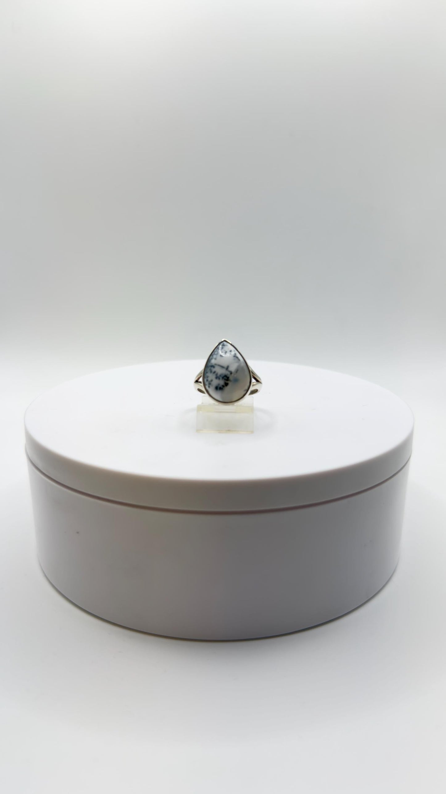 Elegant Dendritic Agate Teardrop Ring – Natural Scenic Pattern Statement Jewelry - Size 8