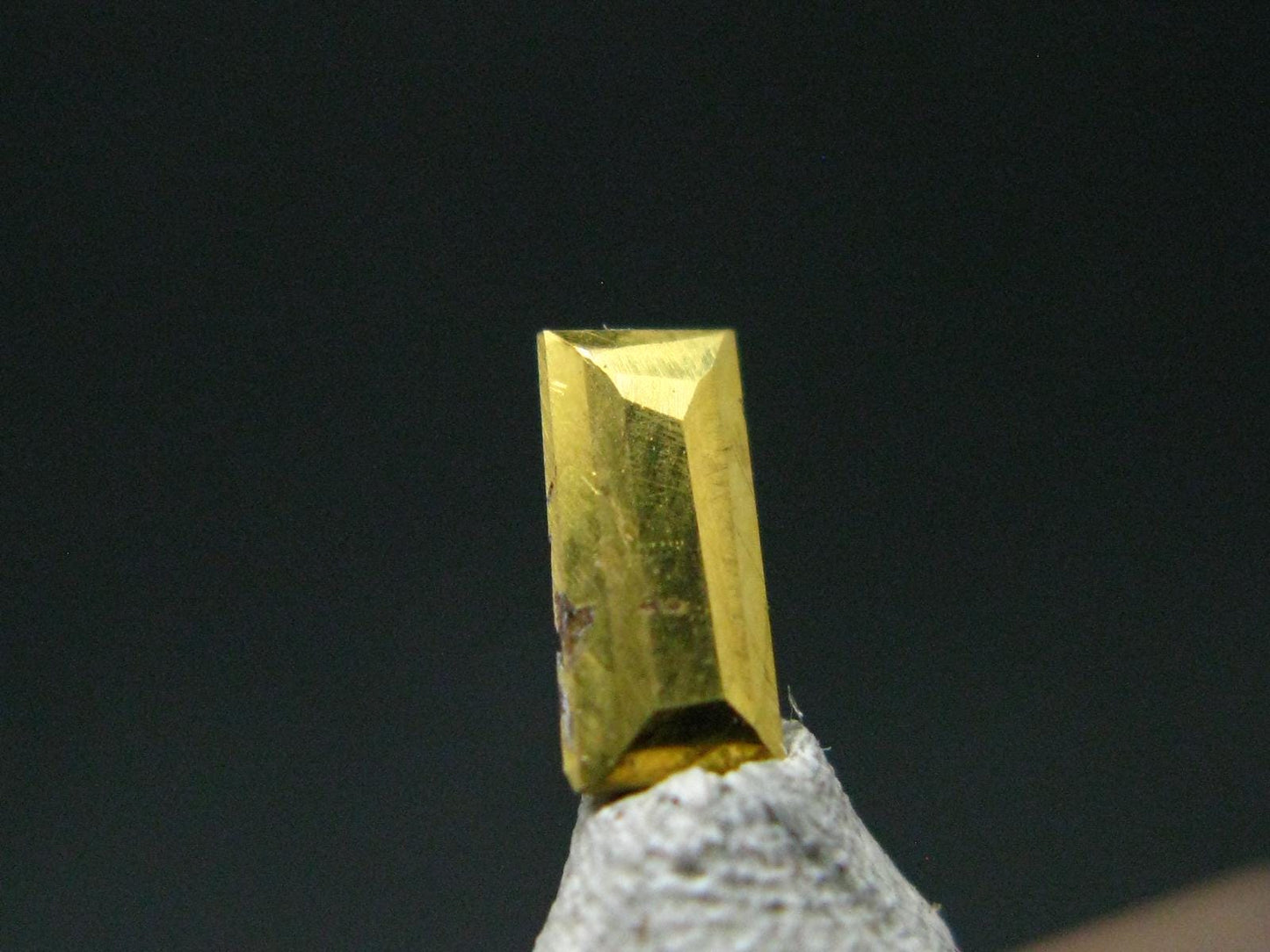 Rare Gem Native Gold Cut Stone from USA - 1.82 Carats