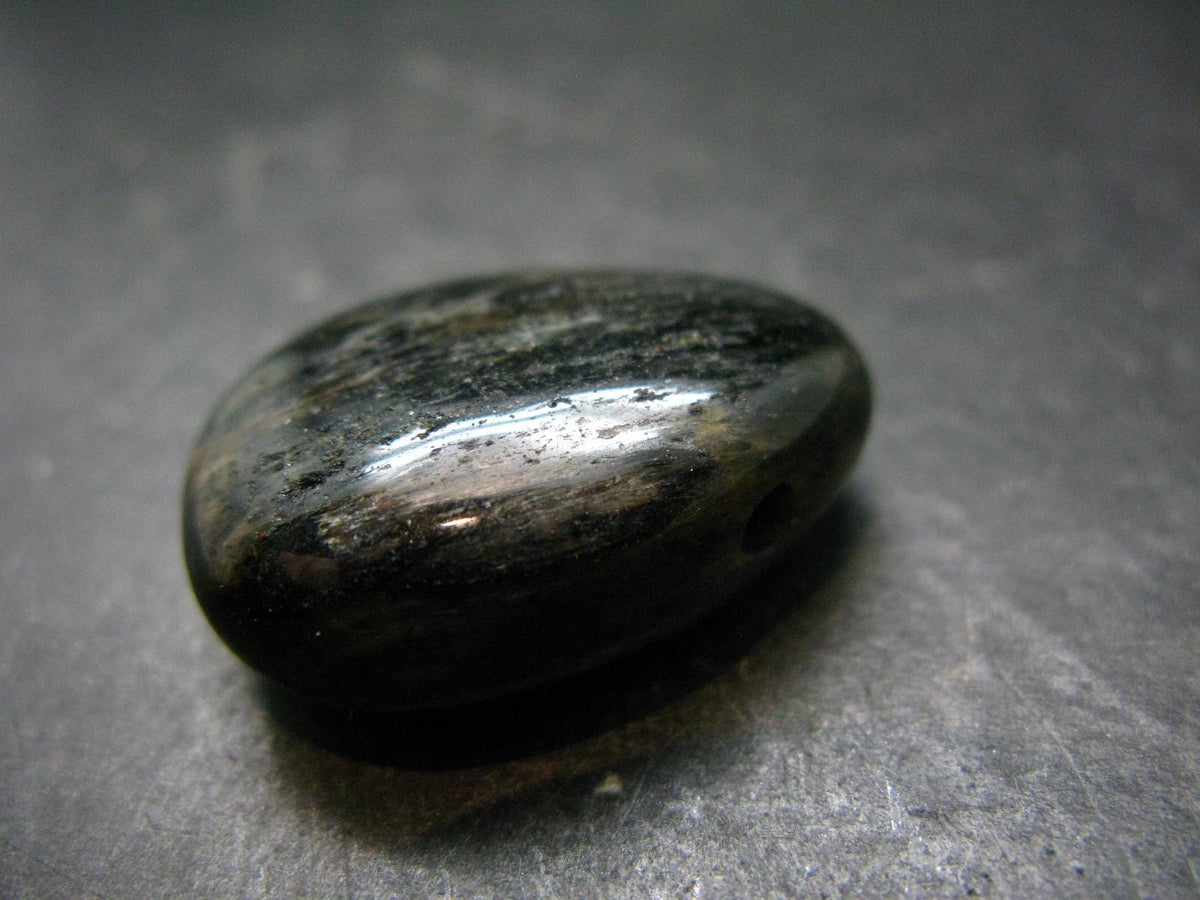 Rare ISUA Stone Metal Free Pendant From Greenland - 1.2" - 16.06 Grams