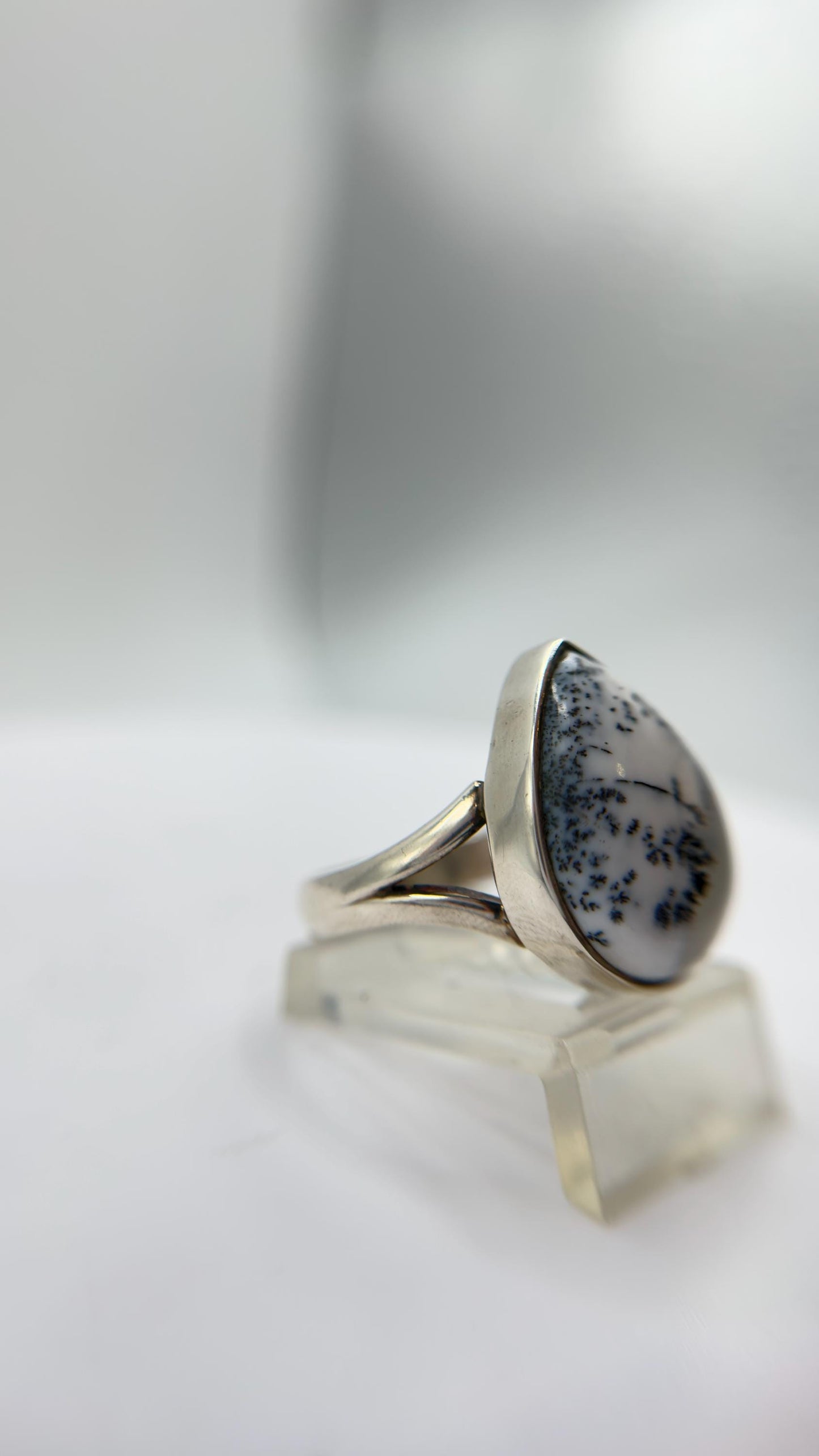 Elegant Dendritic Agate Teardrop Ring – Natural Scenic Pattern Statement Jewelry - Size 8
