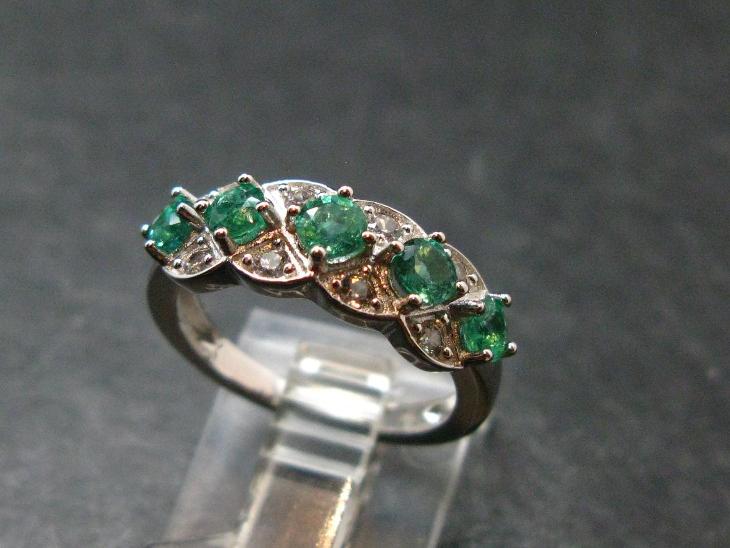 Emerald Faceted Silver Ring from Colombia - 3.05 Grams Total - Size 6