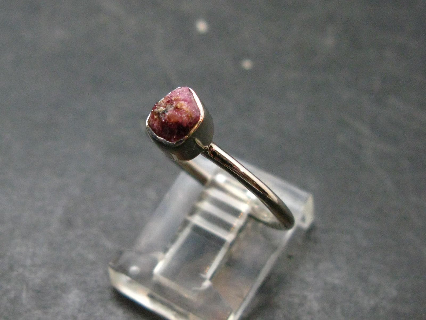 Bixbite Red Emerald Beryl Silver Ring From Utah USA - Size 7 - 1.81 Grams