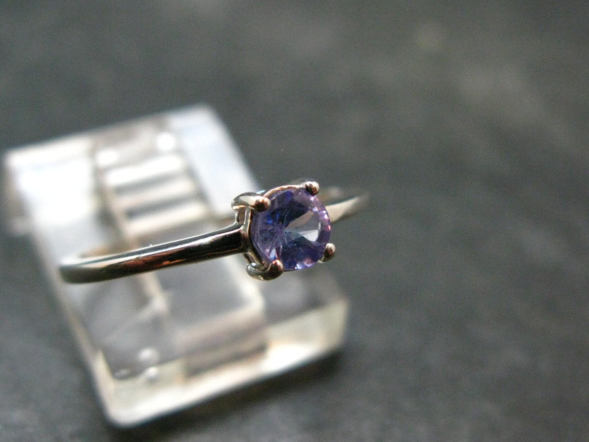 Tanzanite (Zoisite) Sterling Silver Ring - 0.91 Grams - Size 5