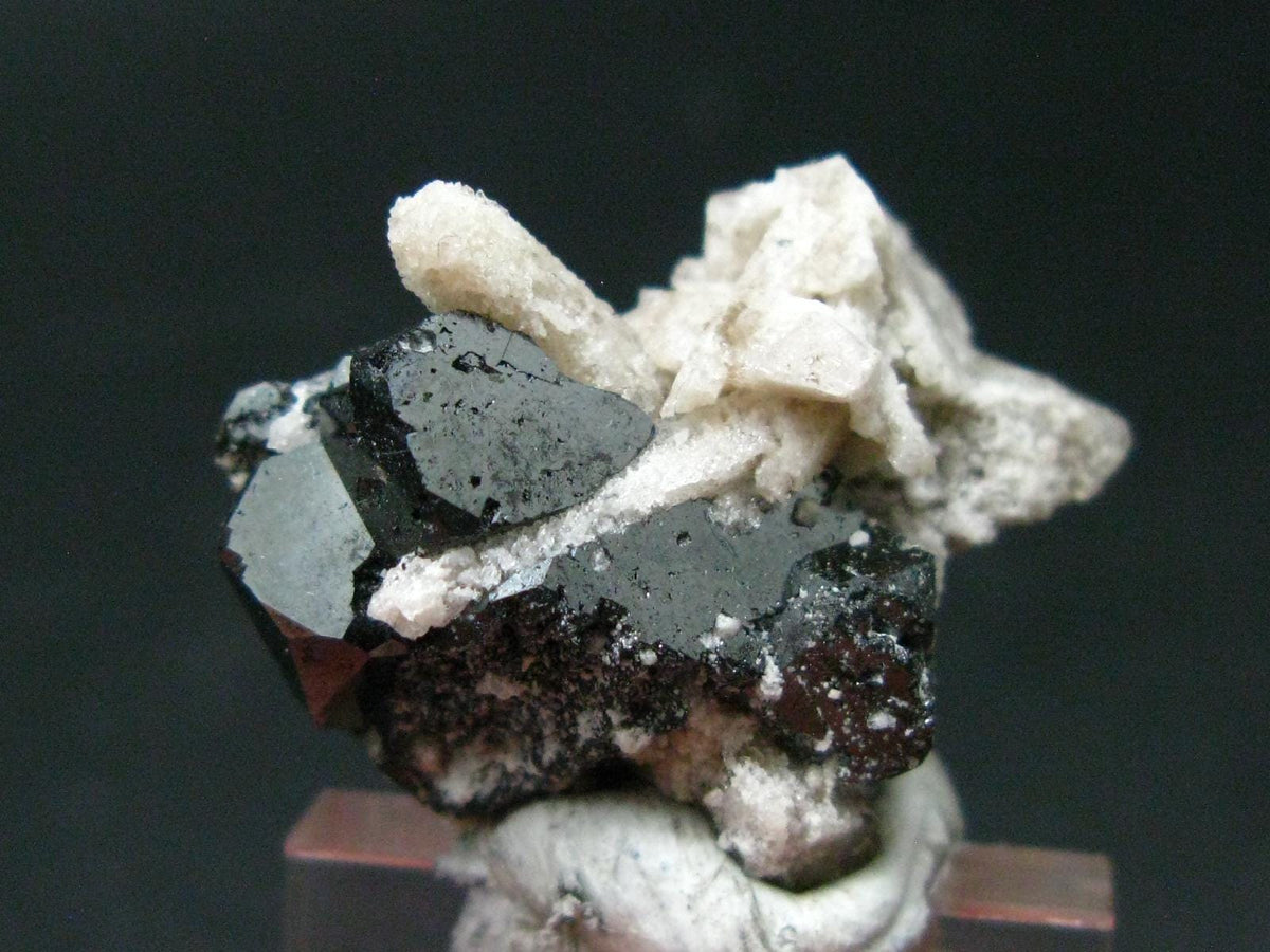 Rare Topaz & Bixbyite Crystal from Utah, USA - 9.04 Grams - 1.1"