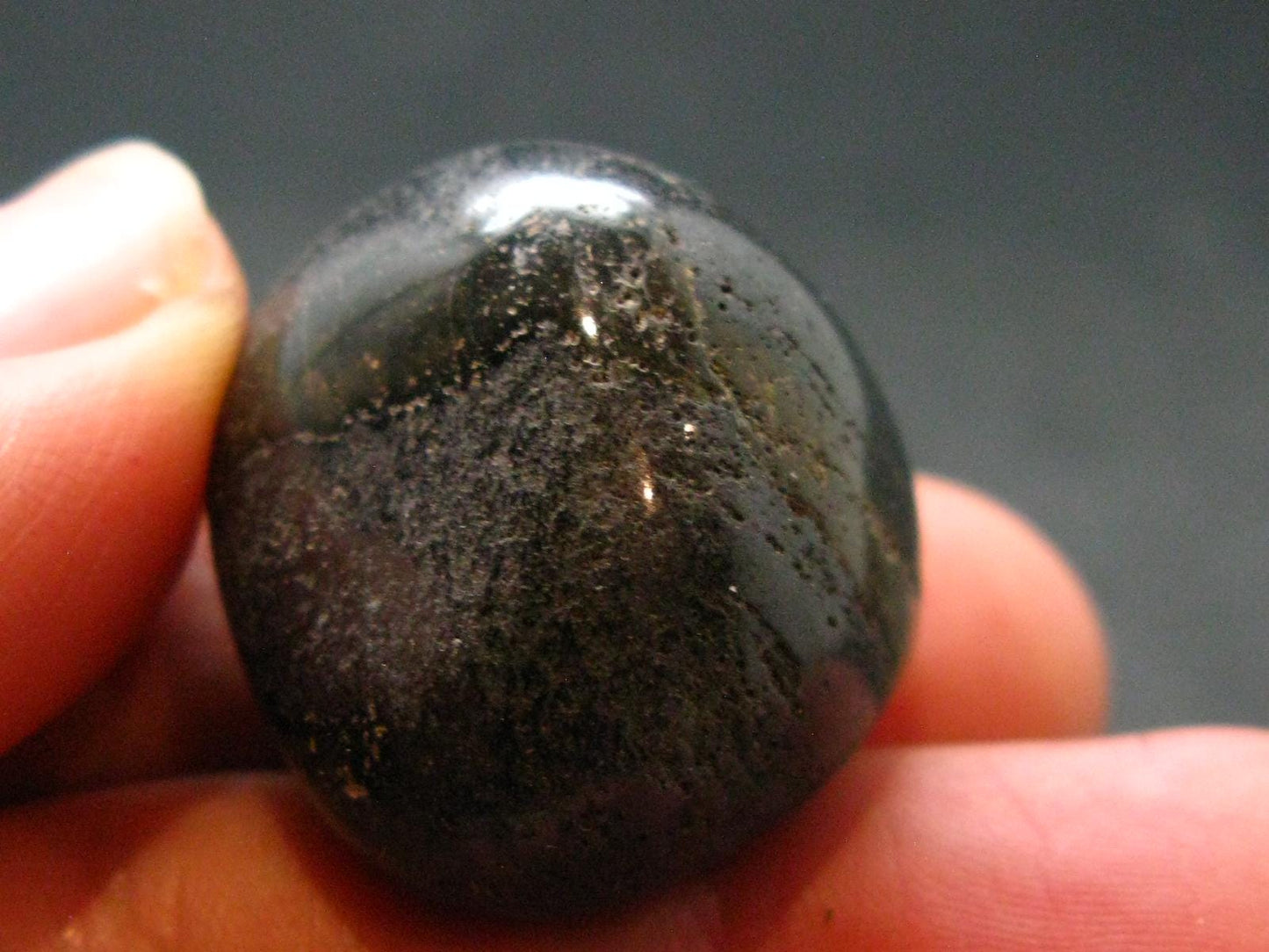 Rare ISUA Stone from Greenland - 1.0" - 21.68 Grams