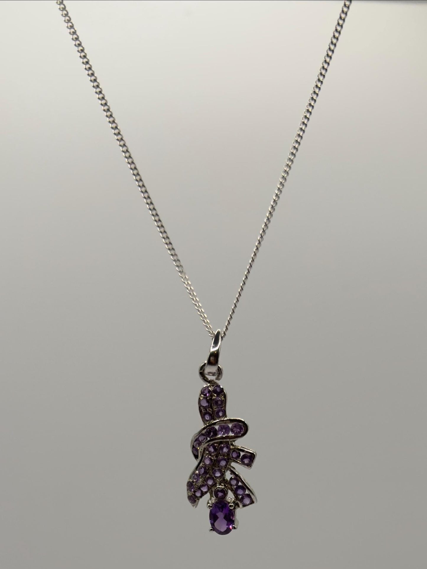 Amethyst Ribbon Pendant – Graceful Flow in Violet Sparkle - 3.87 Grams