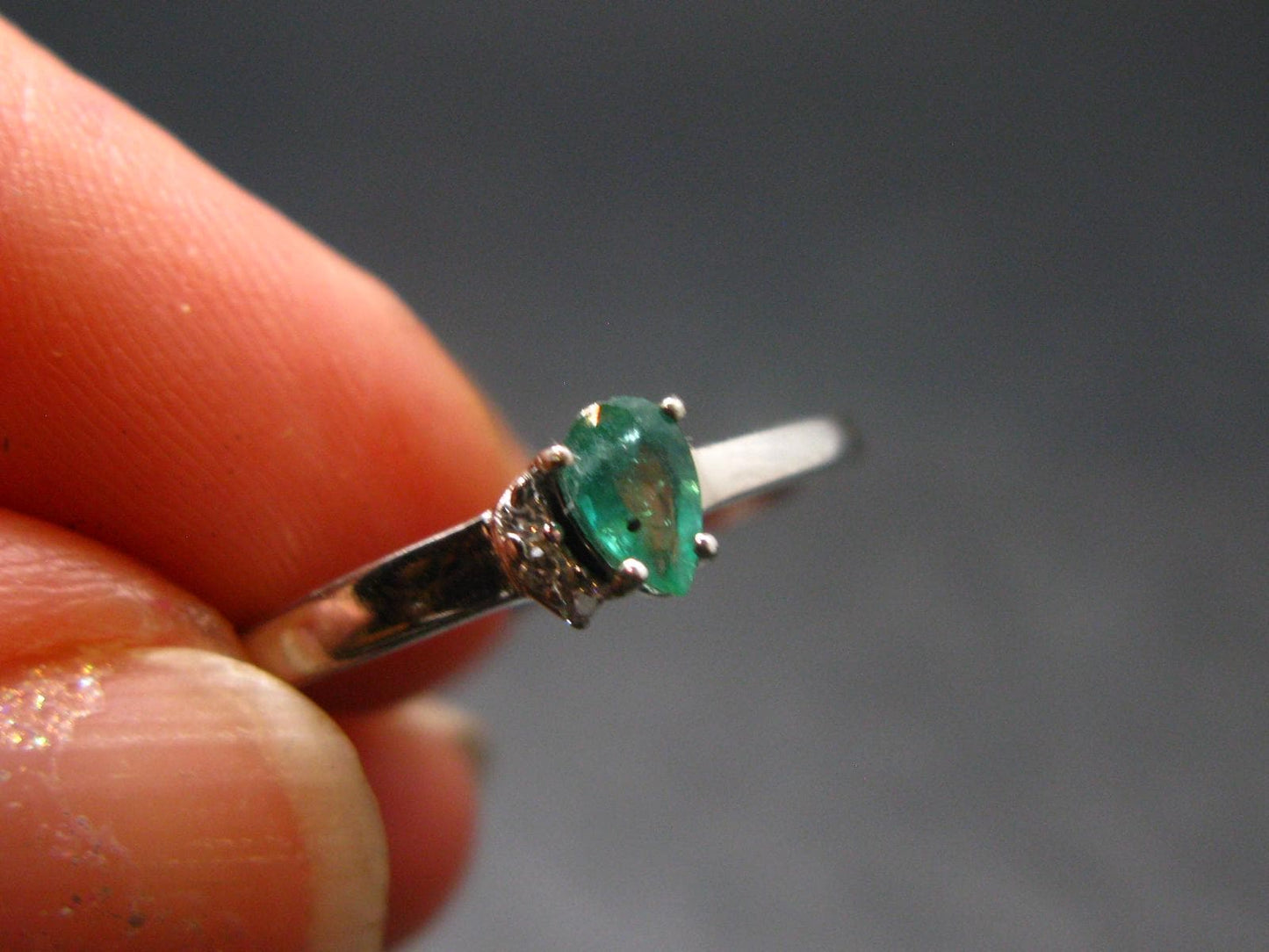 Emerald Crystal Silver Ring from Colombia - 1.40 Grams - Size 8