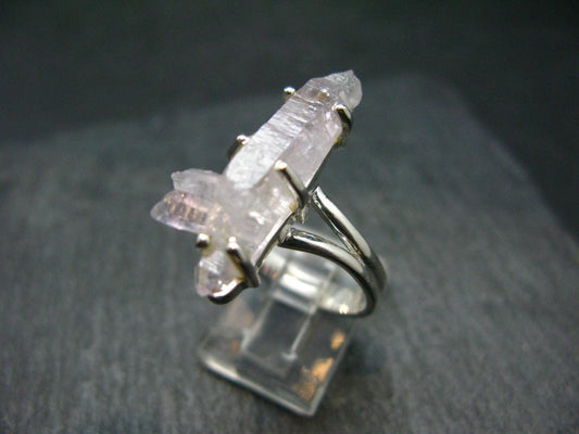 Vera Cruz Amethyst Silver Ring From Mexico - Size 9 - 5.0 Grams