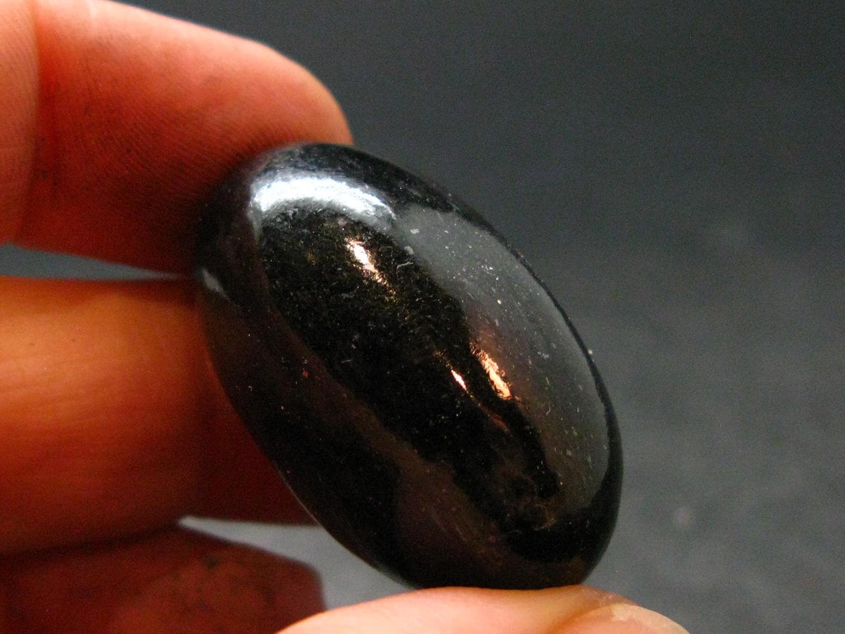 Rare Nuumite Nuummite Shiva From Greenland - 18.76 Grams - 1.3"