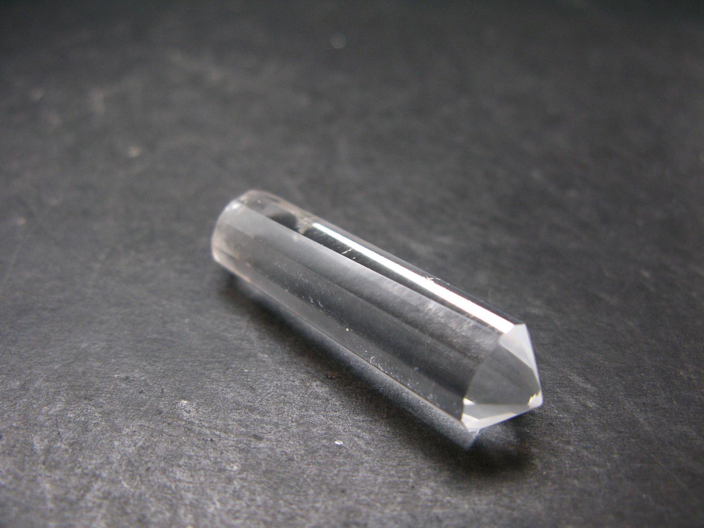 Perfect Quartz Vogel Crystal Healing Wand - 1.6" - 7.14 Grams