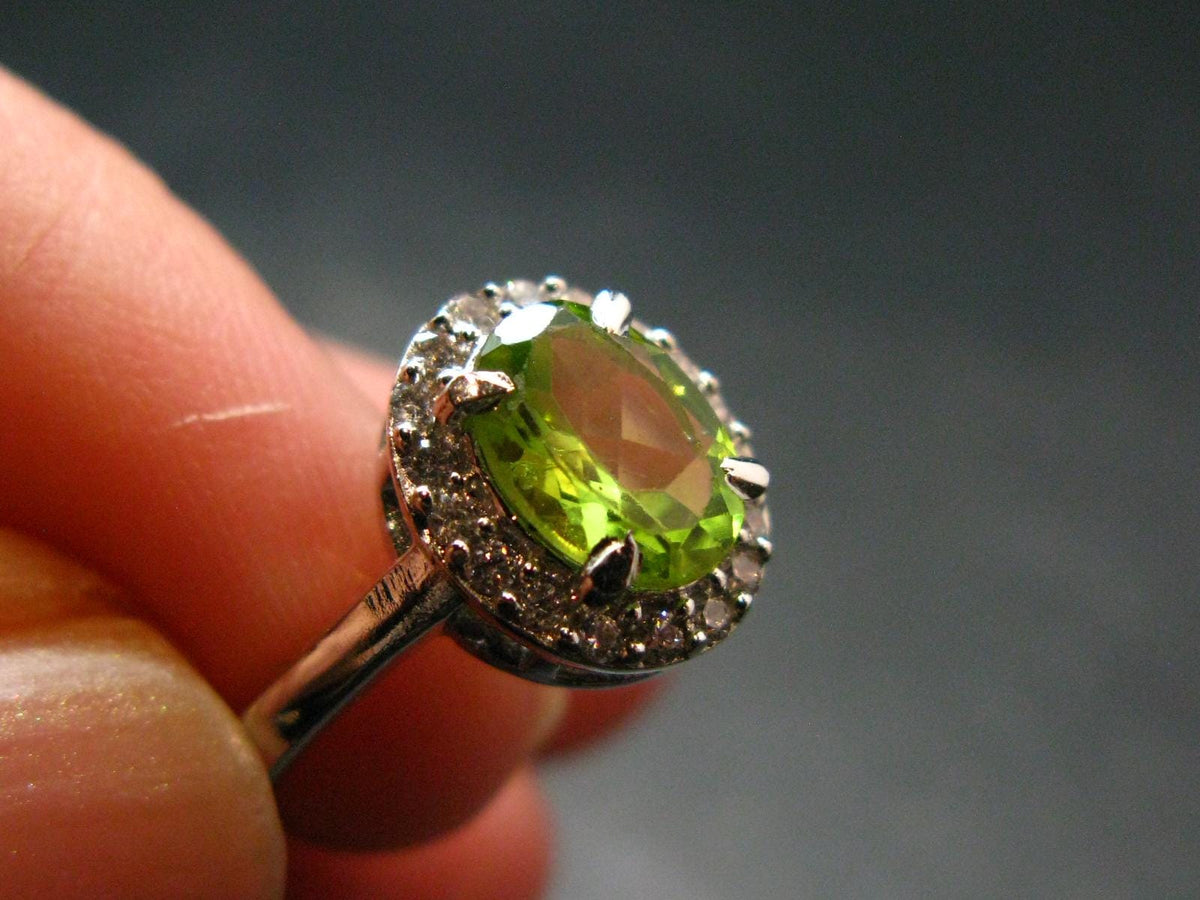 Natural Faceted Peridot Olivine Sterling Silver Ring - 2.66 Grams - Size 7