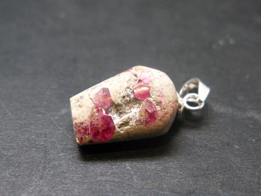 Bixbite Red Emerald Beryl Silver Pendant From Utah USA - 6.90 Carats - 0.8"