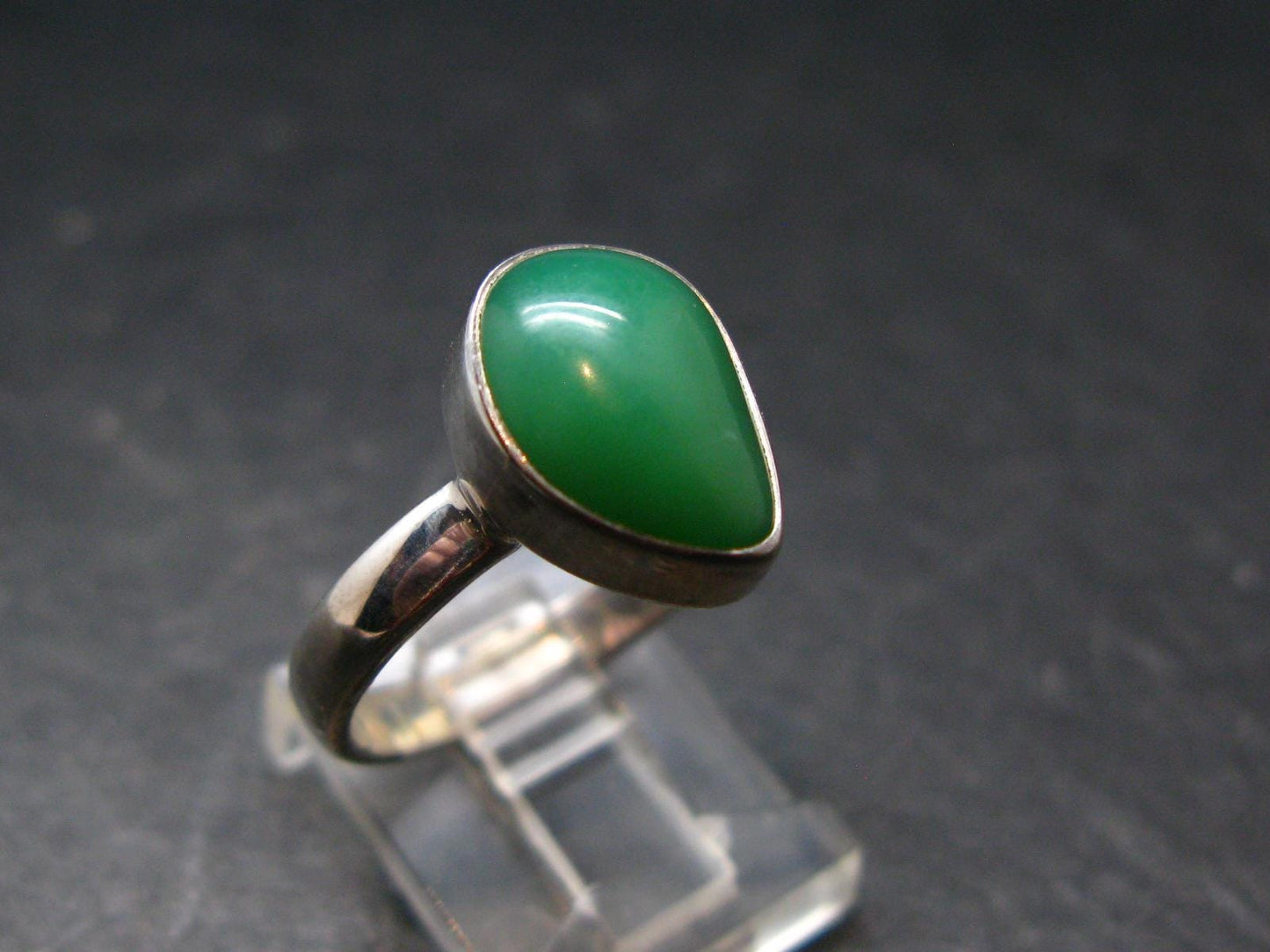 Natural Apple Green Chrysoprase 925 Sterling Silver Ring From Australia - 4.22 Grams - Size 8