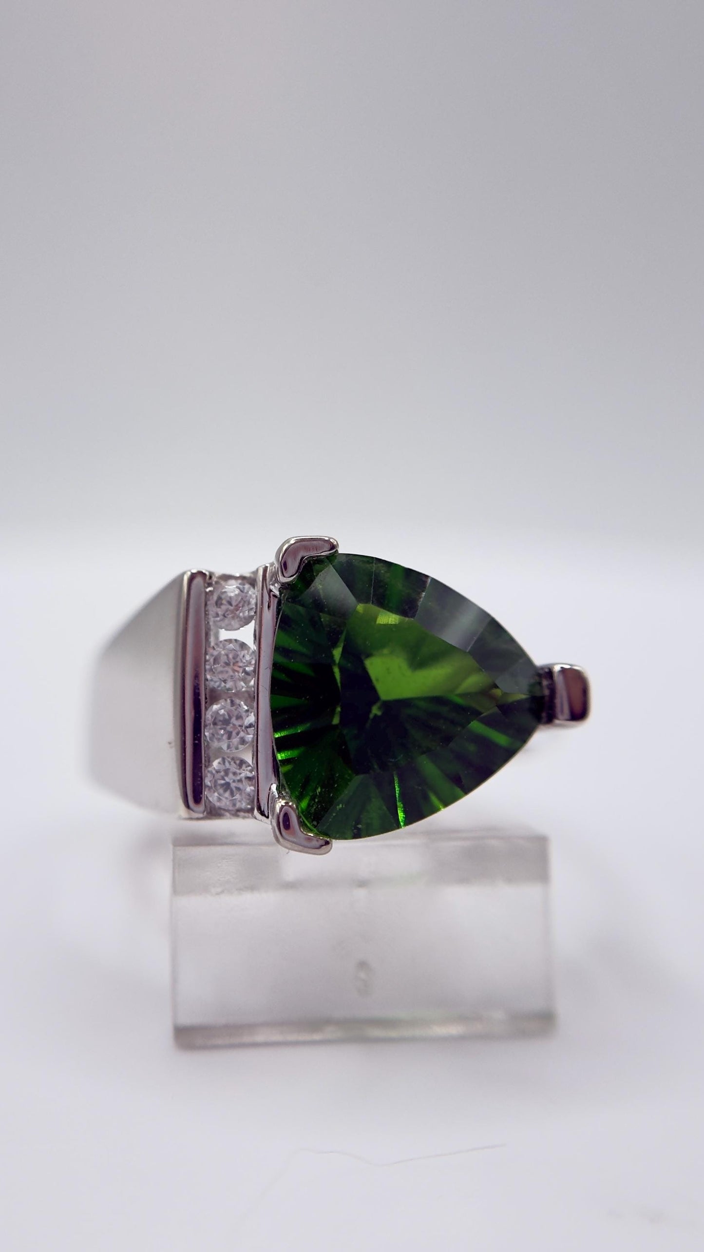 Green Helenite Pear Cut Ring – Sterling Silver Statement Gemstone Ring with Accent Stones