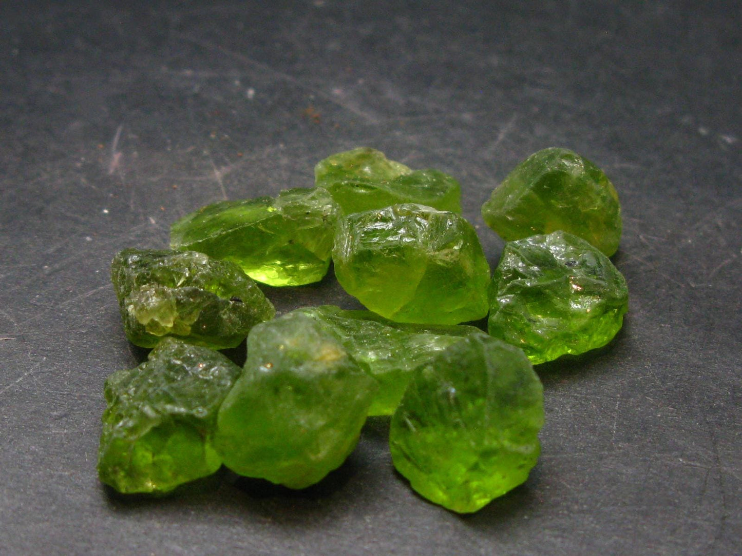 lot of 10 Peridot Olivine Crystals from Arizona, USA - 20.2 Grams