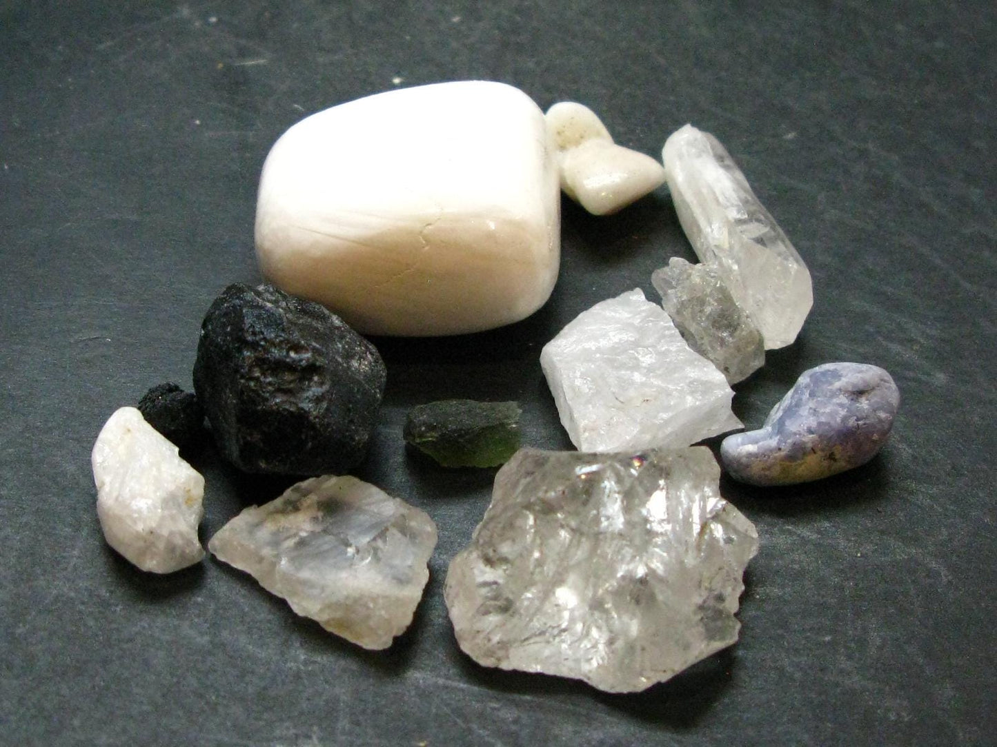 Synergy 12 Set Phenakite Moldavite Natrolite Petalite Danburite Tektite Scolecite Herderite Tanzanite Brookite 67.67 Gr