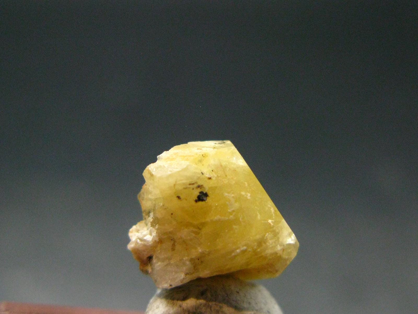 Rhodizite Rhodozite Crystal From Madagascar - 5.20 Carats - 0.4"