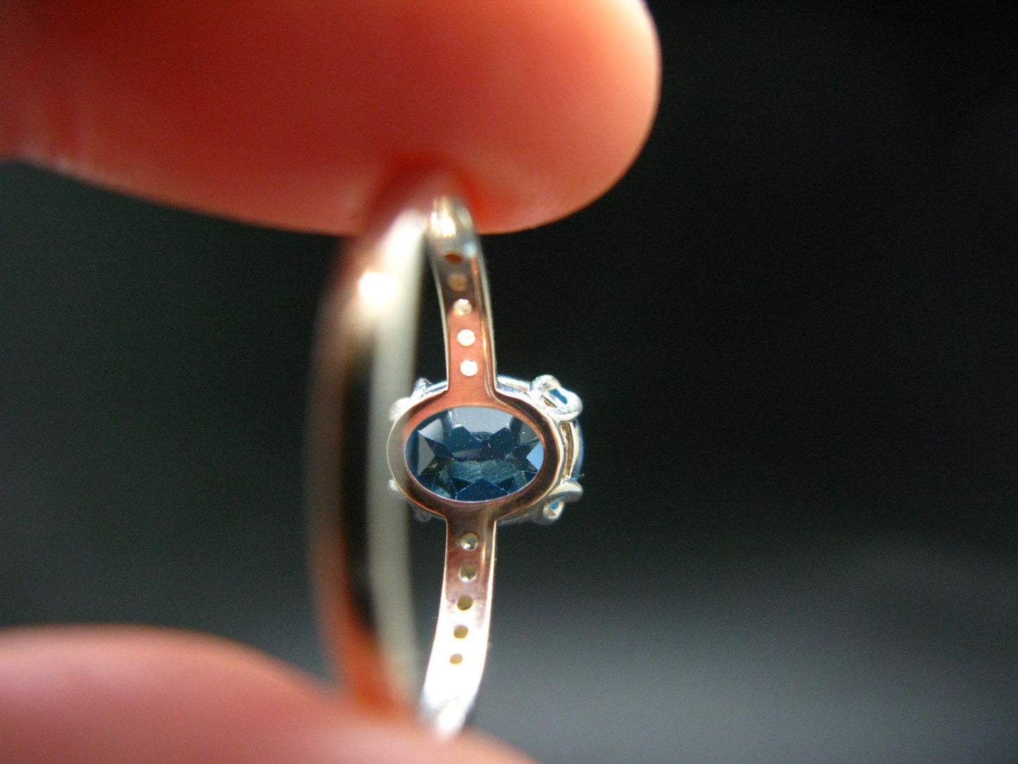 Natural Faceted Round Swiss Blue Topaz Crystal Sterling Silver Ring - 2.16 Grams - Size 7.75
