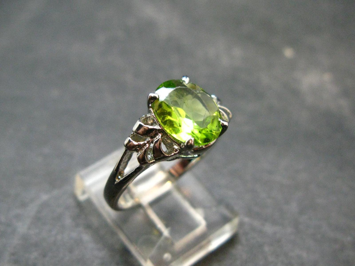 Natural Faceted Peridot Olivine Sterling Silver Ring - 3.0 Grams - Size 6.5