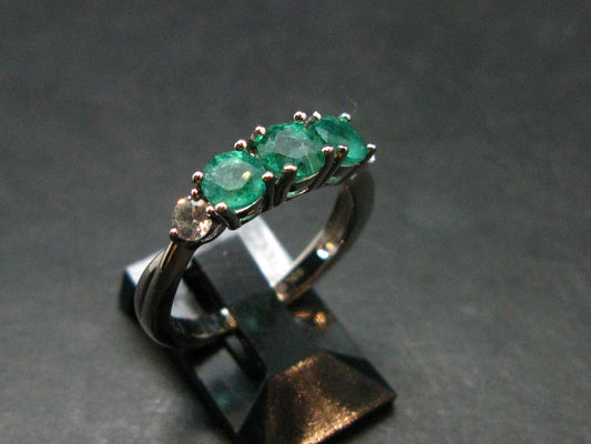 Emerald Crystal Silver Ring from Colombia - 1.21 Carats - Size 7