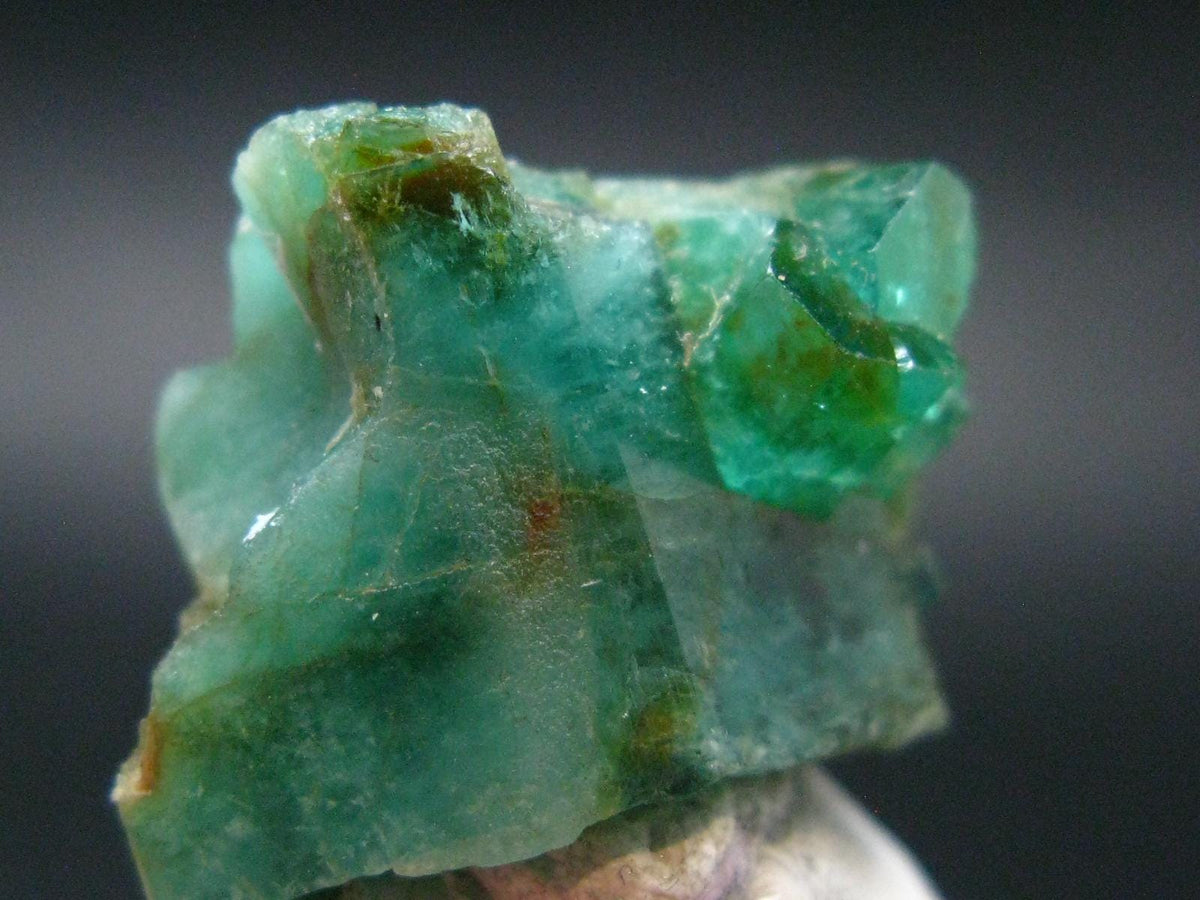 Emerald Beryl Crystal From Colombia - 27.88 Carats
