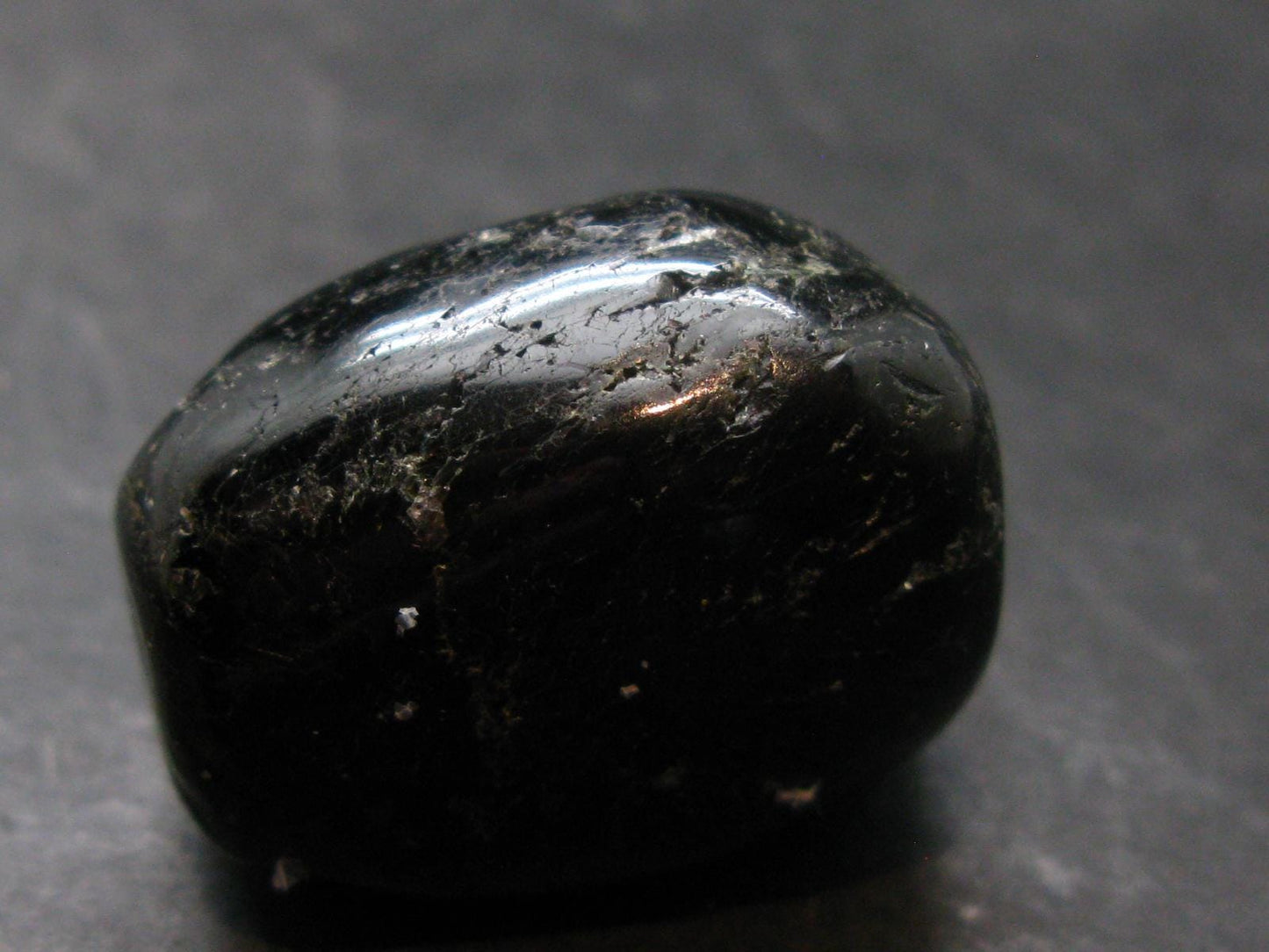 Rare Nuumite Nuummite Tumbled Stone From Greenland - 27.37 Grams - 1.1"