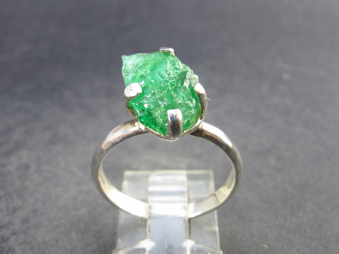 Tsavorite Gem Green Garnet Sterling Silver Ring from Tanzania - 3.74 Grams - Size 9