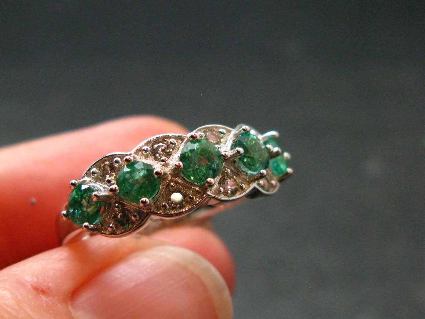 Emerald Faceted Silver Ring from Colombia - 3.05 Grams Total - Size 6