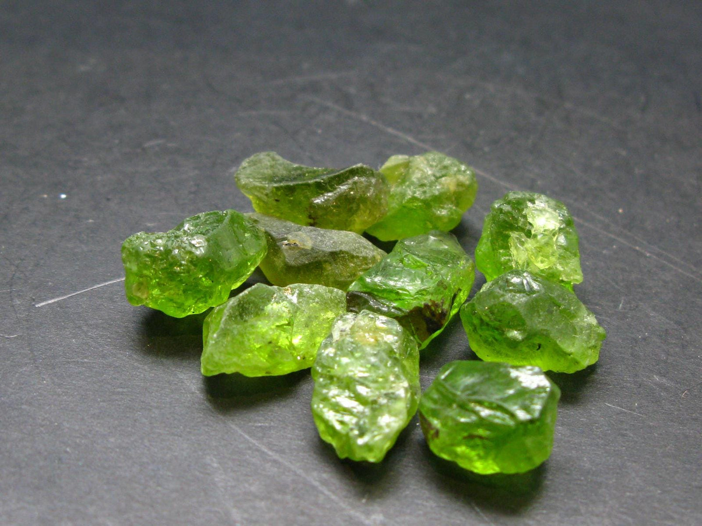 lot of 10 Peridot Olivine Crystals from Arizona, USA - 23.94 Grams