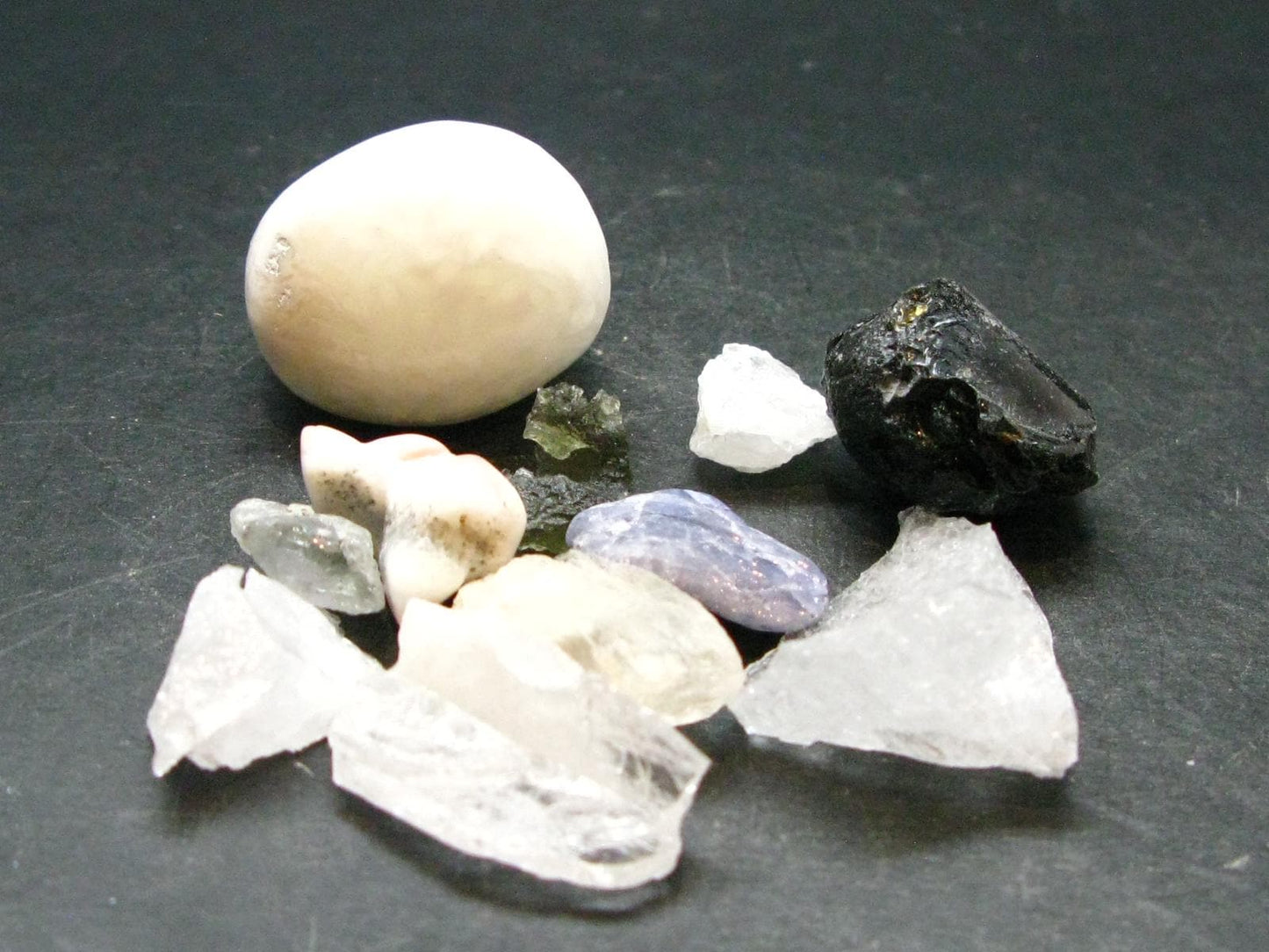 Synergy 12 Set Phenakite Moldavite Natrolite Petalite Danburite Tektite Scolecite Herderite Tanzanite Brookite 52.57 Gr