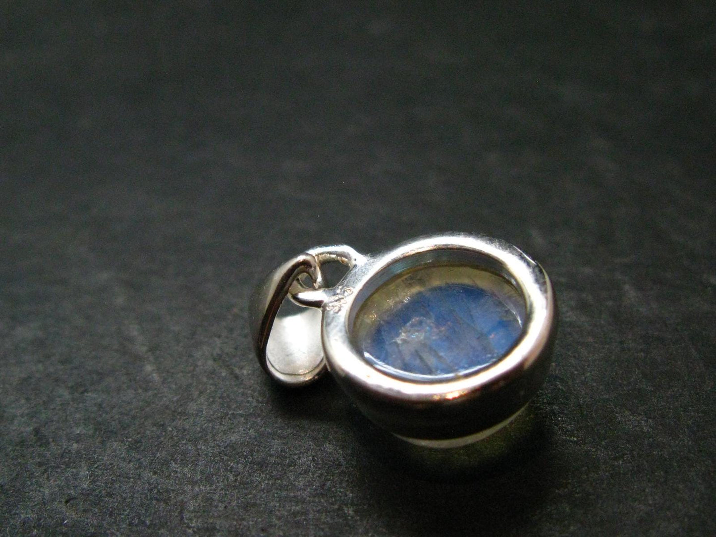 Natural Glow From Inside Moonstone 925 Silver Pendant - 0.8" - 3.0 Grams