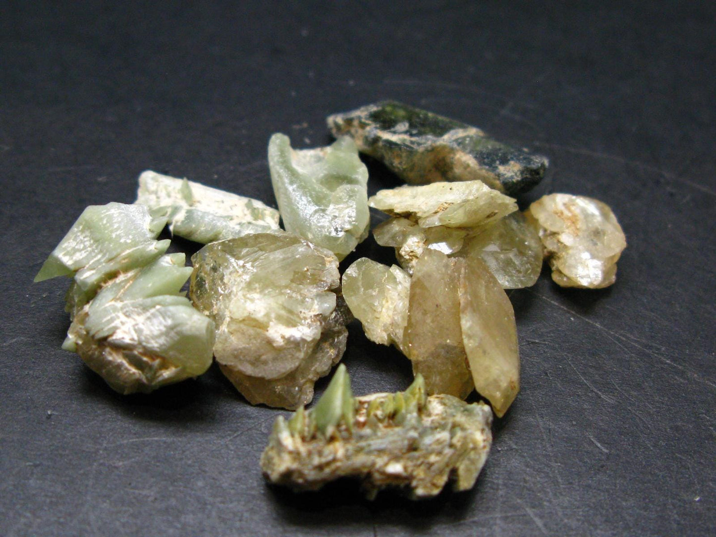 Lot Of 10 Titanite Sphene Crystals From Pakistan - 17.13 Grams