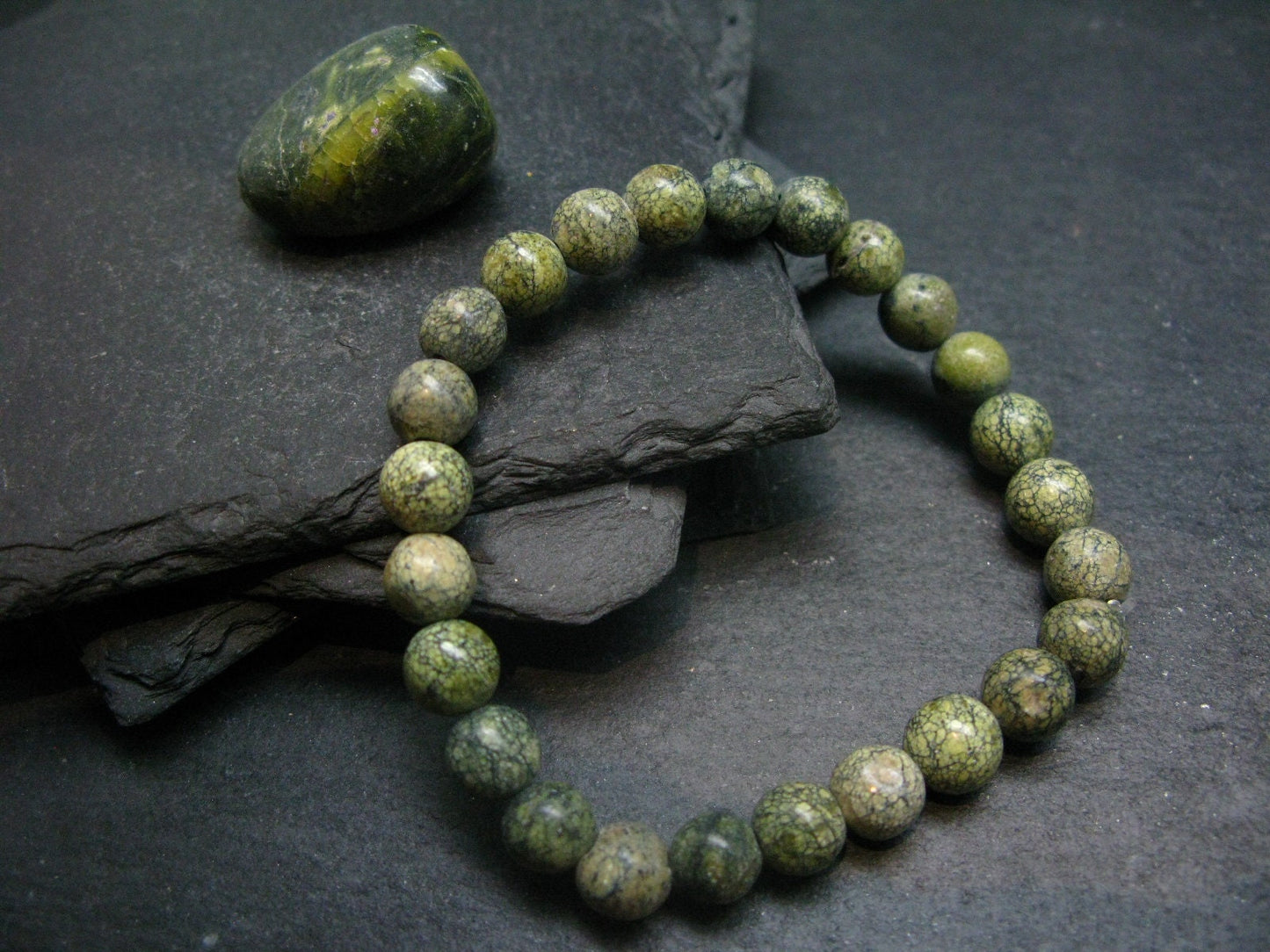 Serpentine Genuine Bracelet ~ 7 Inches ~ 8mm Round Beads
