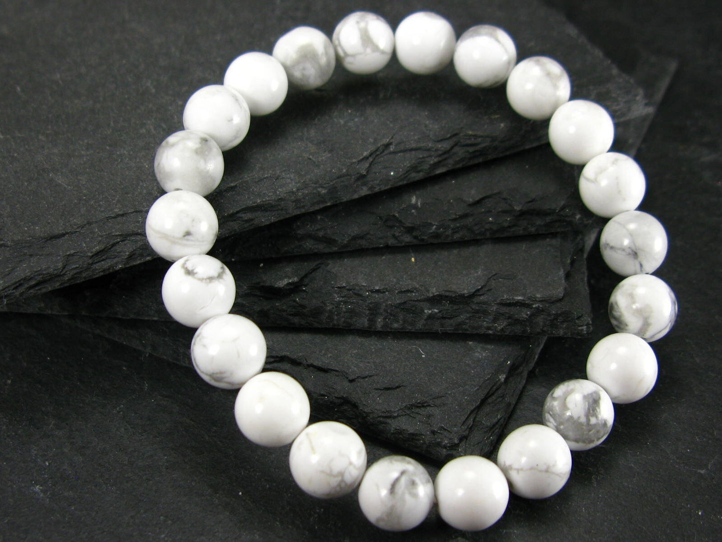 Howlite Genuine Bracelet ~ 7 Inches ~ 8mm Round Beads