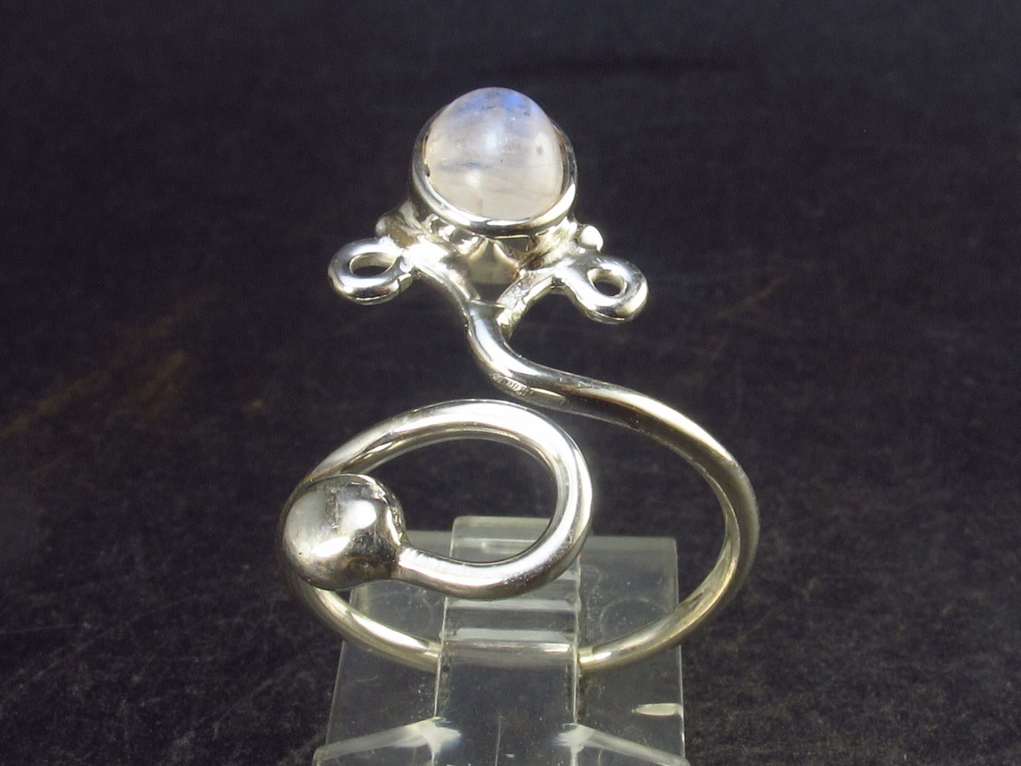 Natural Oval Shaped Glow From Inside Moonstone 925 Silver Ring - Size Adjustable - 2.9 Grams
