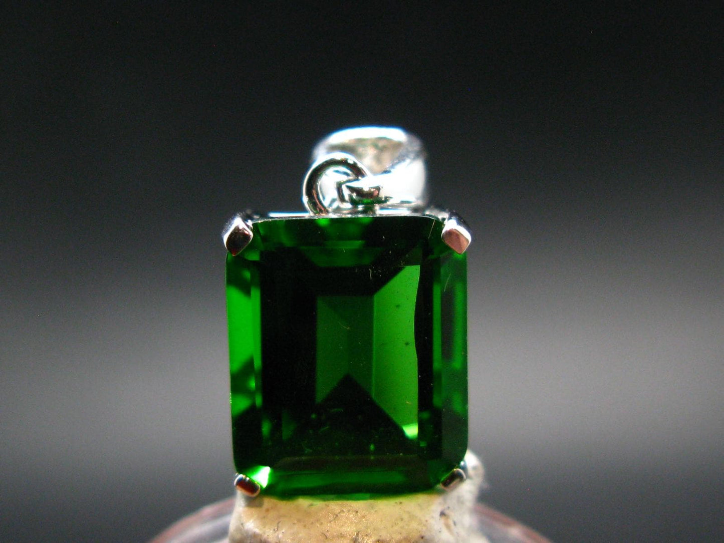 Helenite Gaia Stone Gem Sterling Silver Pendant From Washington - 5.0Carats