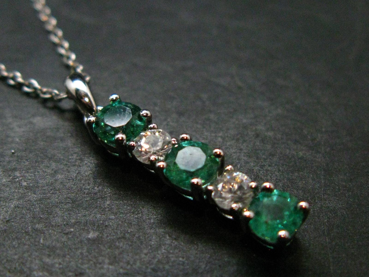 Emerald Silver Pendant W/Chain From Colombia - 2.49 Grams Total