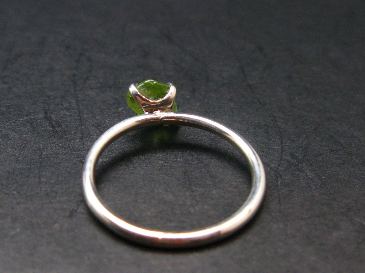 Peridot Olivine Sterling Silver Ring - Size 8 - 1.79 Grams