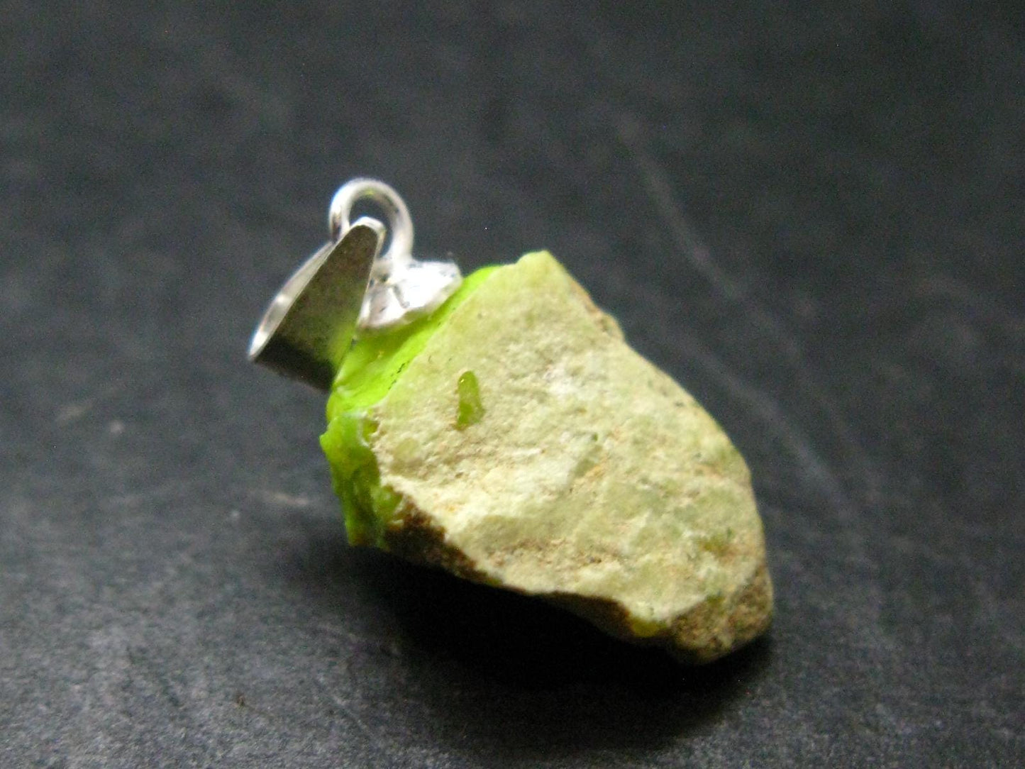 Gaspeite Silver Pendant From Australia - 0.9" - 1.27 Grams
