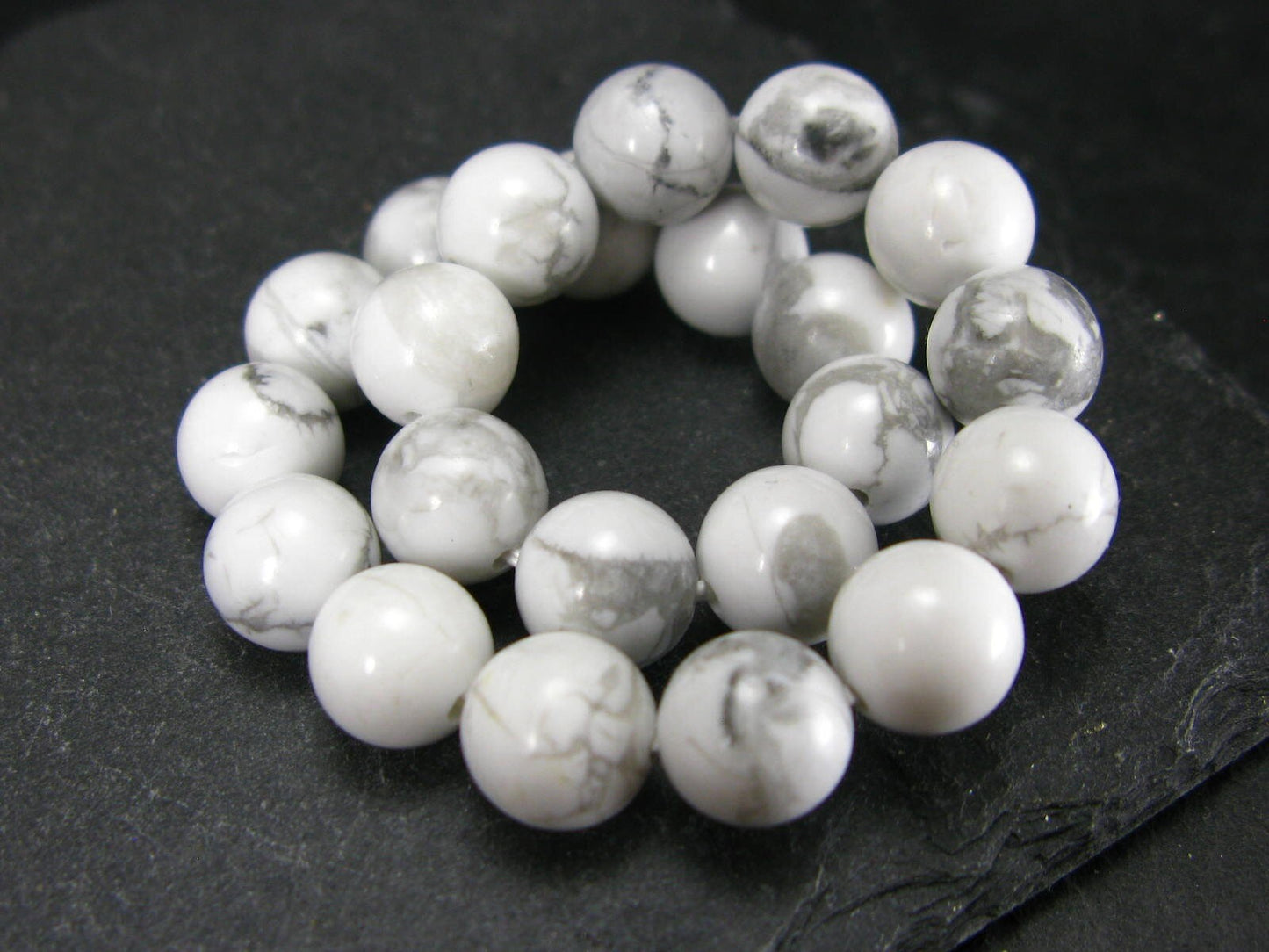 Howlite Genuine Bracelet ~ 7 Inches ~ 8mm Round Beads