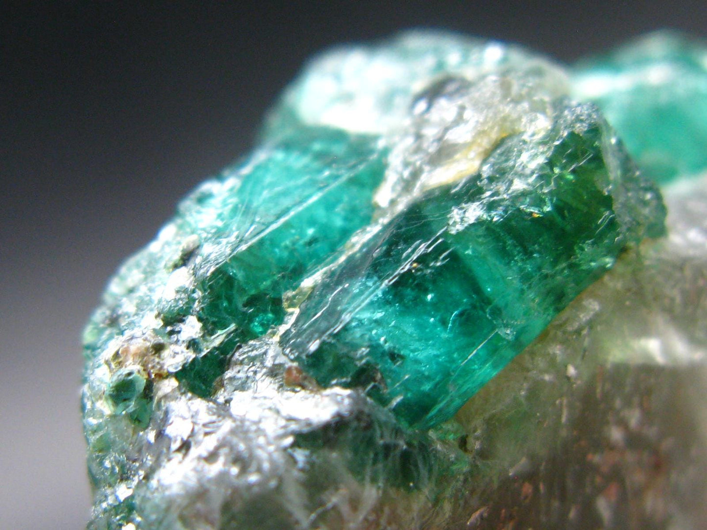 Gem Emerald Beryl Cluster From Madagascar - 21.72 Grams - 1.4"