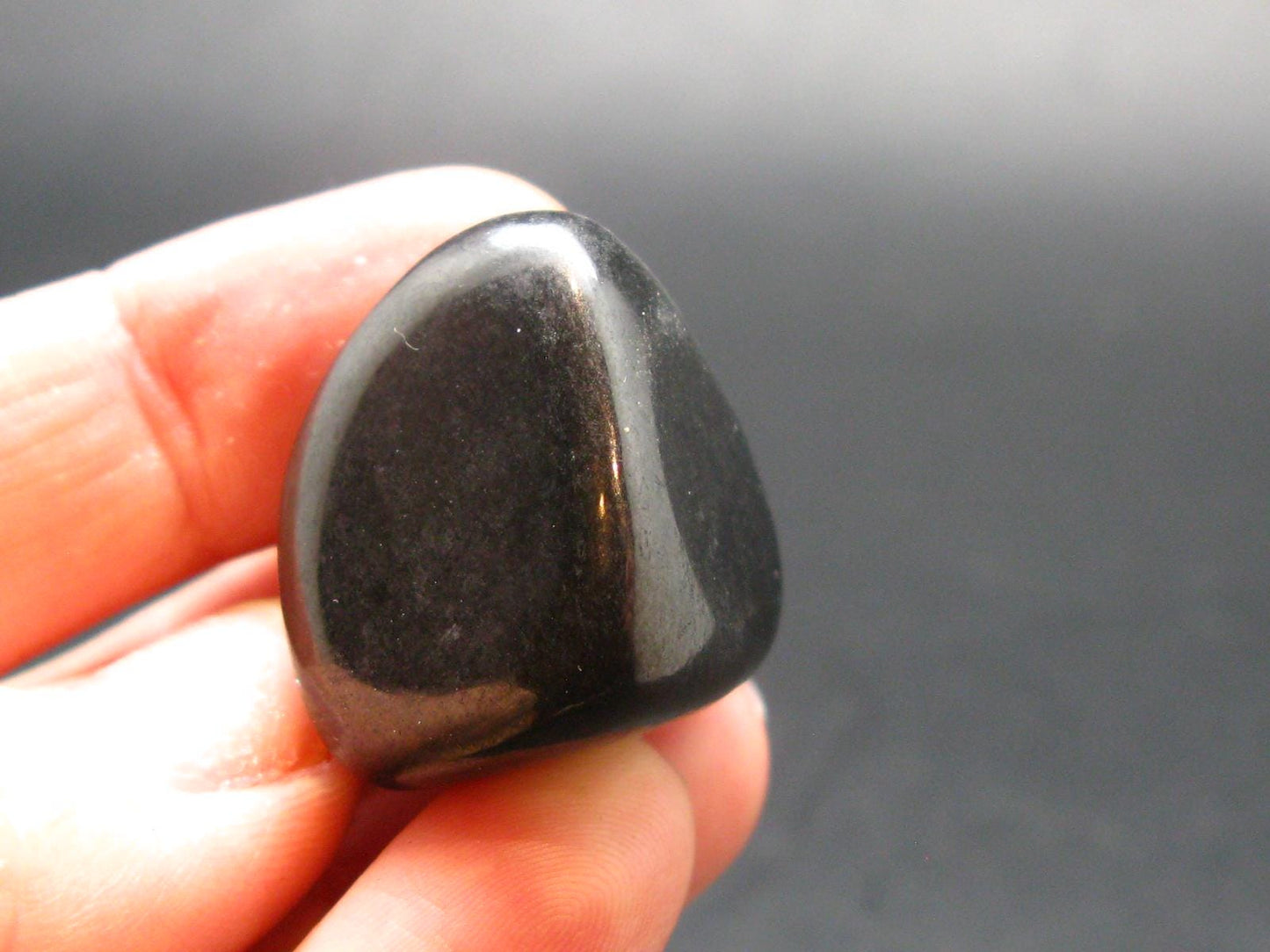 Elite Shungite Tumbled Piece from Russia - 0.9" - 12.79 Grams