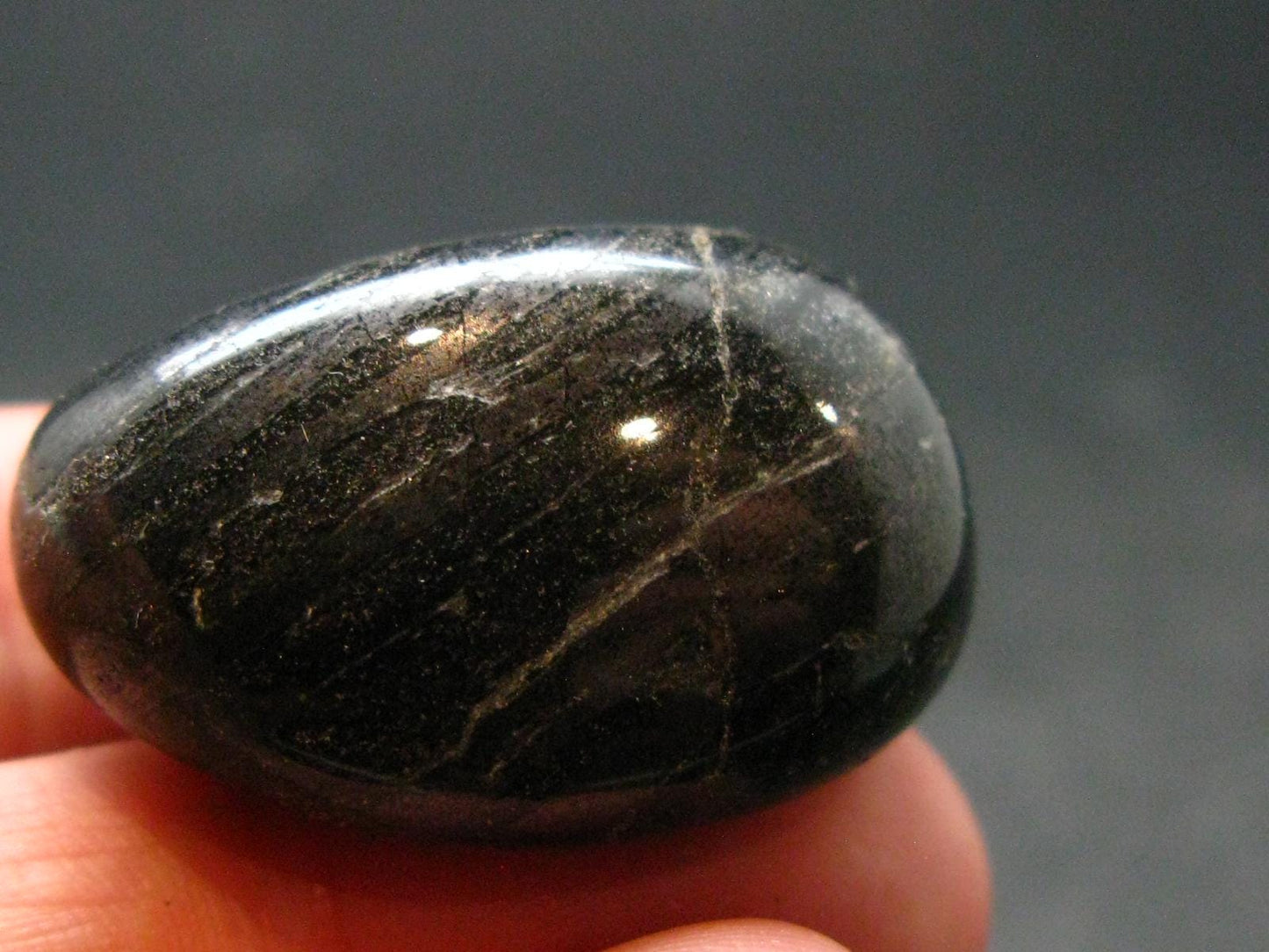 Rare ISUA Stone from Greenland - 1.1" - 18.88 Grams