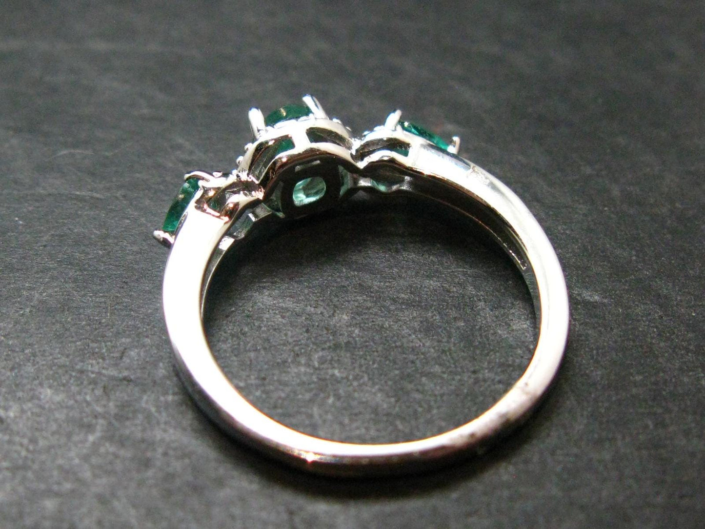 Emerald Faceted Silver Ring from Colombia - 1.96 Grams Total - Size 6