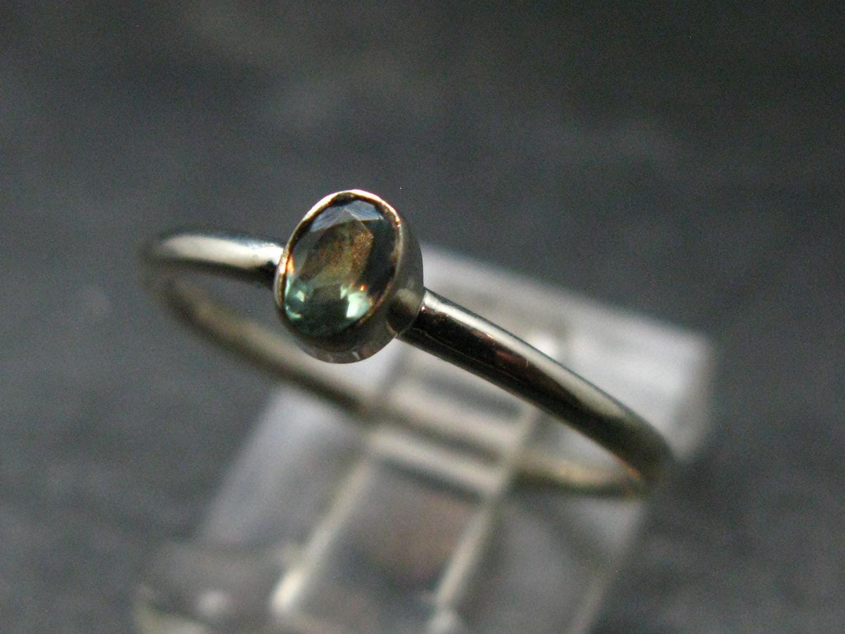 Genuine Alexandrite Gem Silver Ring From Russia - Size 7 - 1.47 Grams