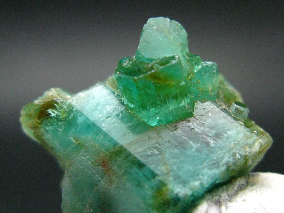 Emerald Beryl Crystal From Colombia - 27.88 Carats